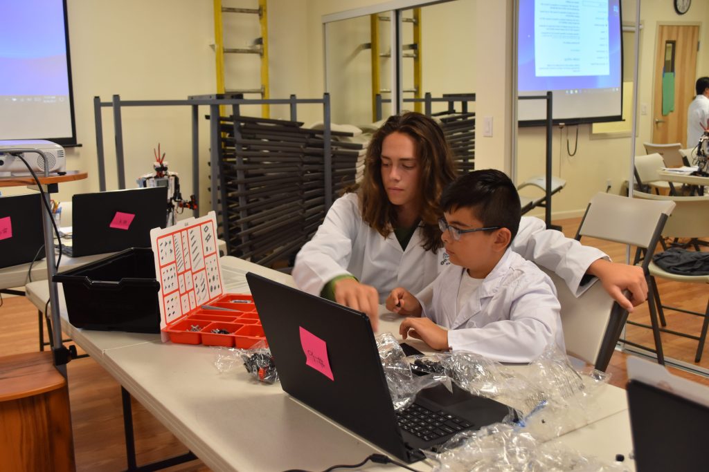 educación en robótica y programación para jóvenes